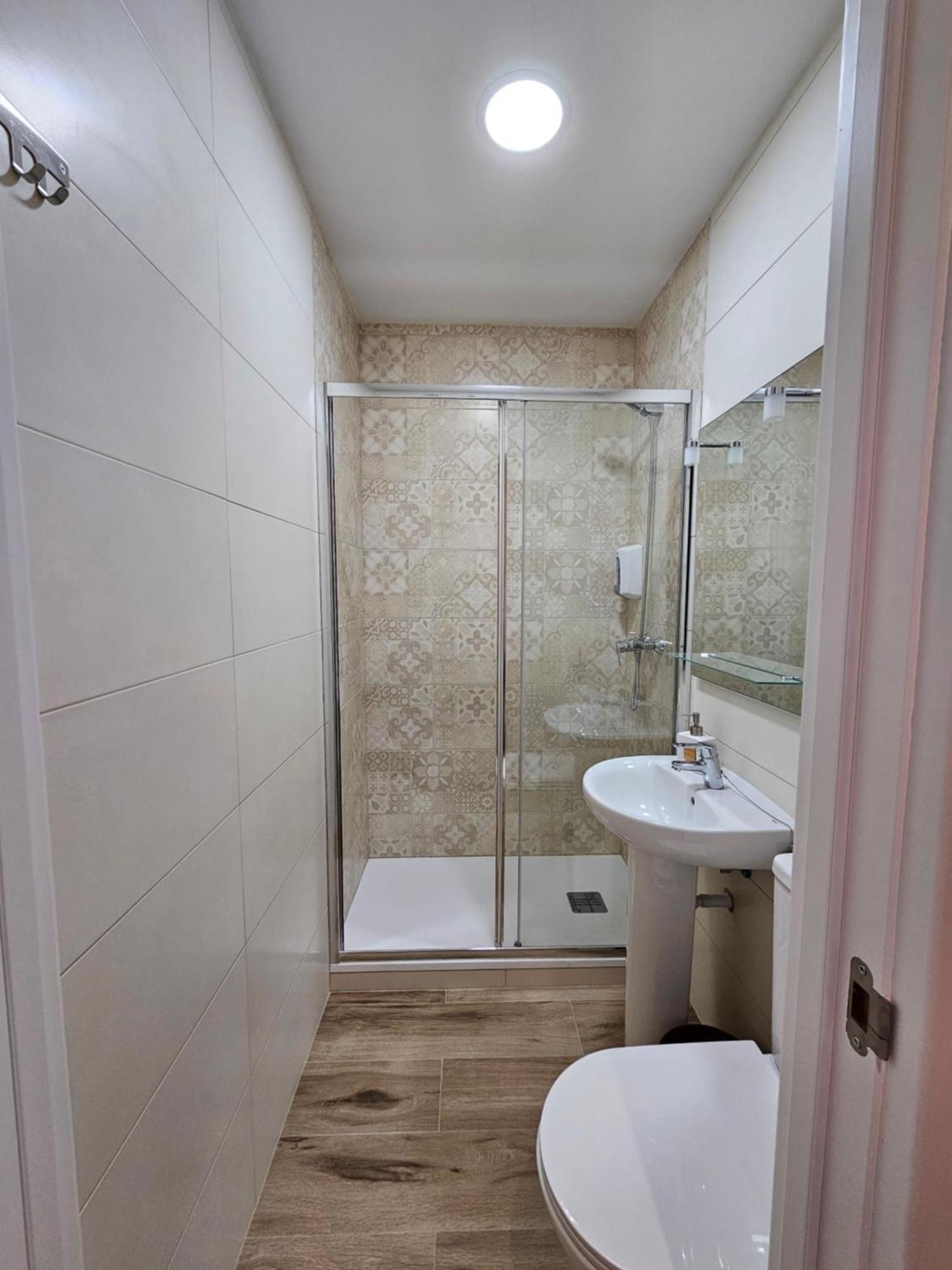 Hostal Andrea Granvia Madrid Exteriör bild