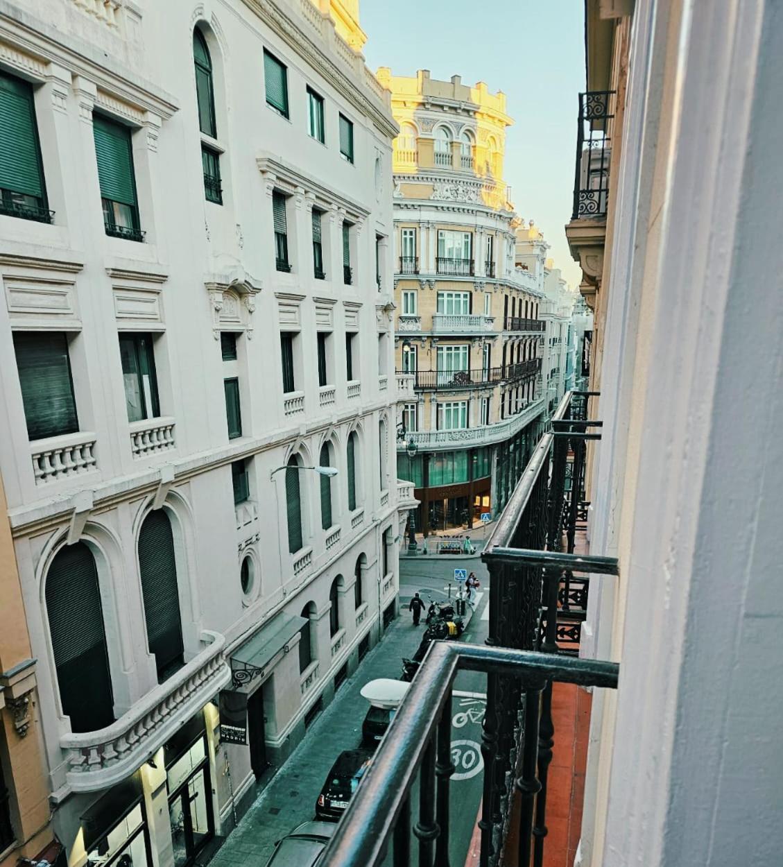 Hostal Andrea Granvia Madrid Exteriör bild