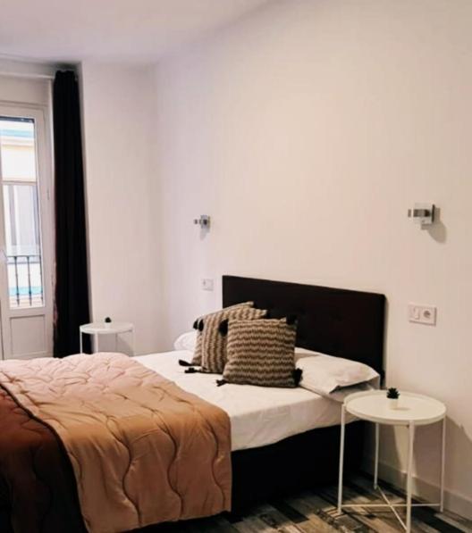 Hostal Andrea Granvia Madrid Exteriör bild